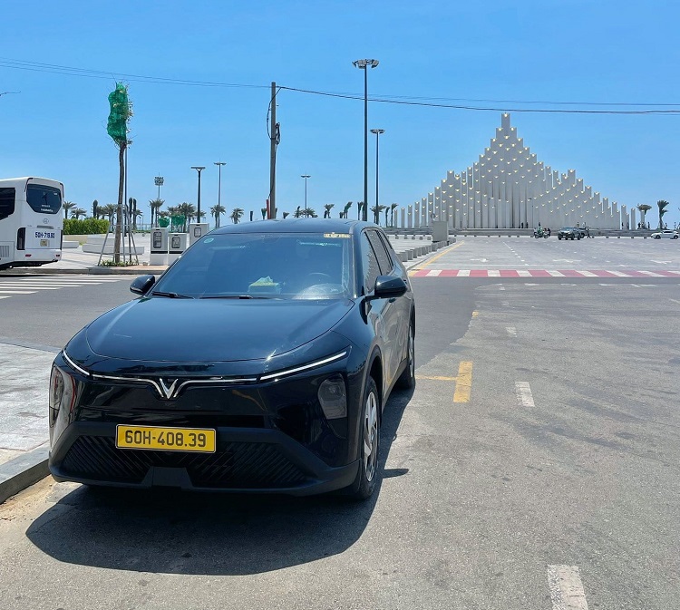 Thuê xe Limo Green 7 chỗ Vũng Tàu - Sài Gòn&nbsp; 