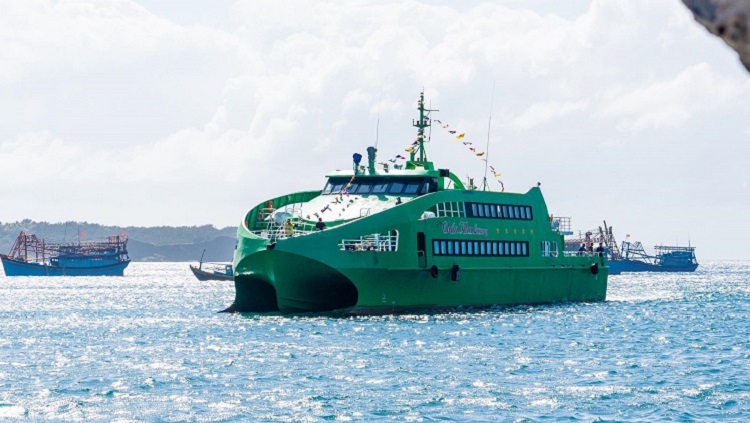 Tàu Chấn Kha Luxury Phan Thiết - Phú Quý