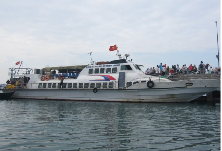 Tàu Mạnh Quang Đi Cô Tô